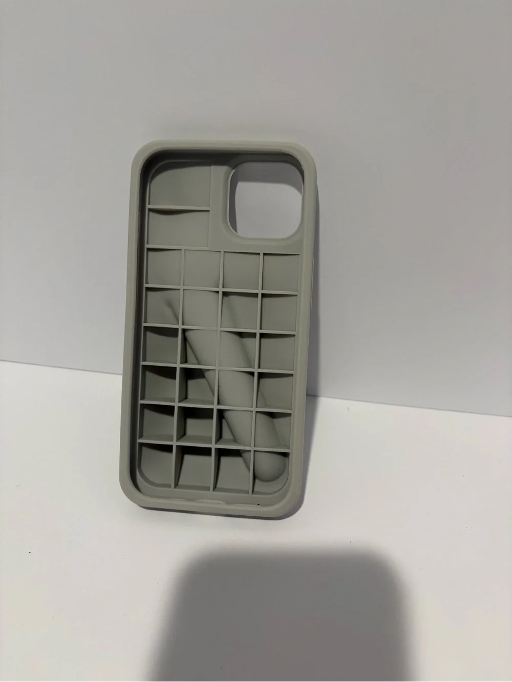 rhode Gray Silicone iPhone 13 /14 Case with Built-In Grip